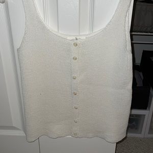 Super flattering tank top!